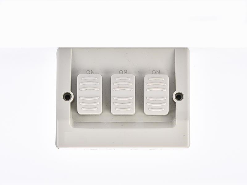 WEATHERPROOF 3 GANG SWITCH